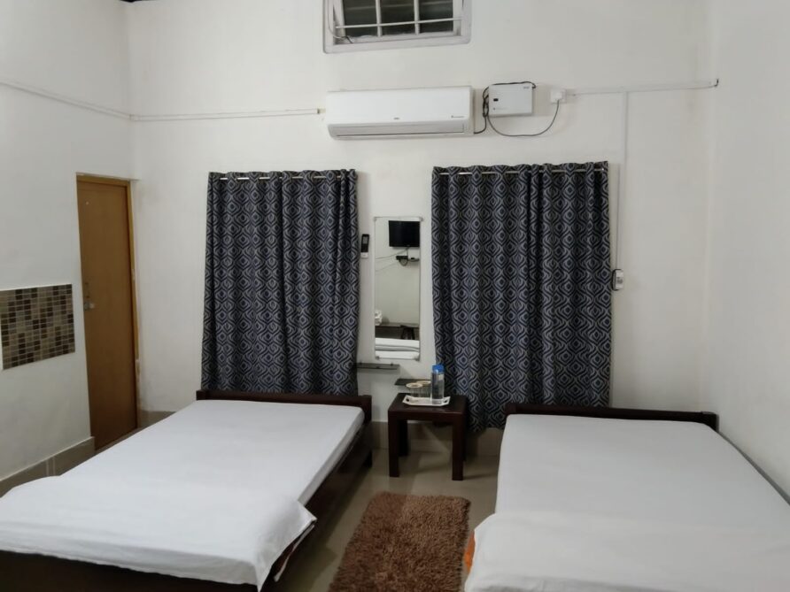 Standard Double bedroom